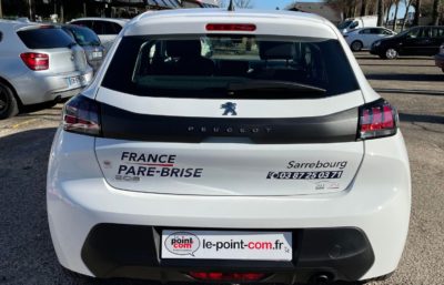 Création et pose décorations des véhicules pour un garage automobile par l'équipe Le point com'