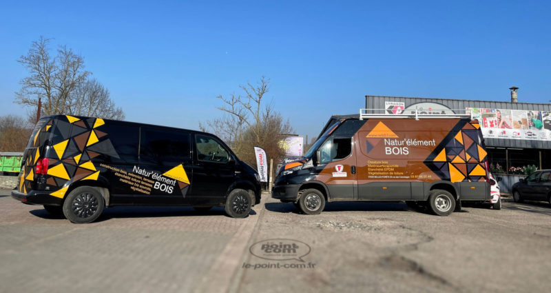 Création et pose d'un marquage sur des camionnettes professionnelle par l'équipe Le point com'