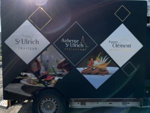 Création et pose d'un marquage véhicule de restauration par l'équipe Le point com'