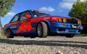 Création et pose d'une livrée d'une voiture de course