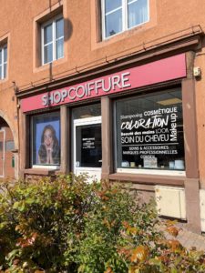 Création et pose d'enseigne professionnelle par l'équipe Le point com'