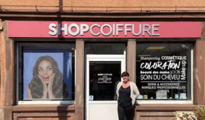 Création et pose d'enseigne professionnelle par l'équipe Le point com'