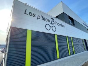 Création et pose d'enseigne professionnelle par l'équipe Le point com'