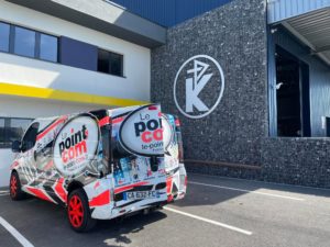Réalisation de décoration de bâtiment par l'équipe Le point com'