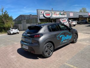 véhicule habillé par l'équipe Le point com'