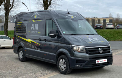 AM Electricité Décoration camionnette latéral avant gauche