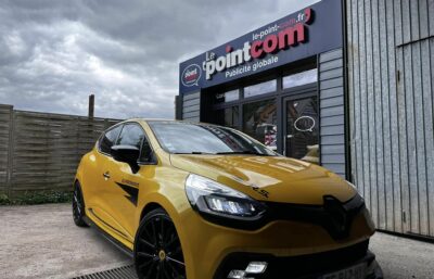 Clio 4 RS Trophy pose d'adhésifs pour les montant de portes