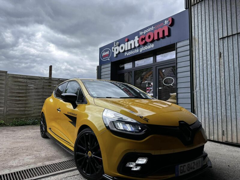 Clio 4 RS Trophy pose d'adhésifs pour les montant de portes